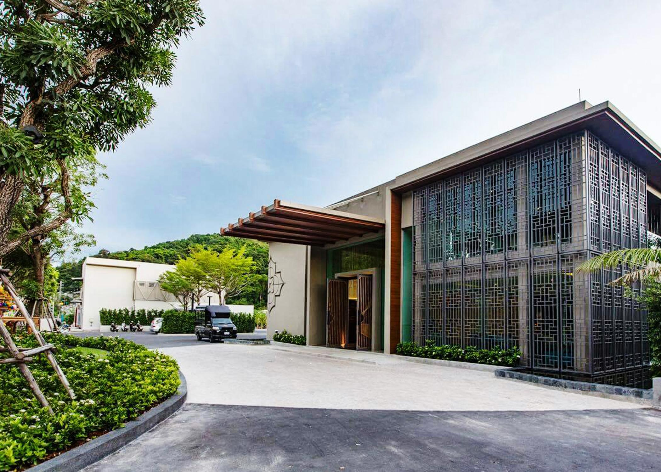 Fusion Suites Phuket Patong Eksteriør bilde The main entrance of the museum