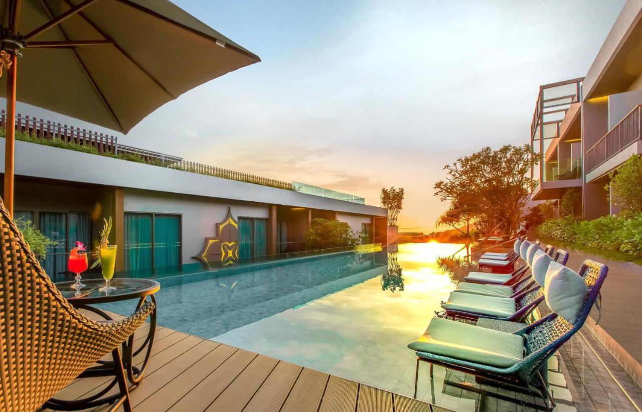 Fusion Suites Phuket Patong Eksteriør bilde The pool at the hotel