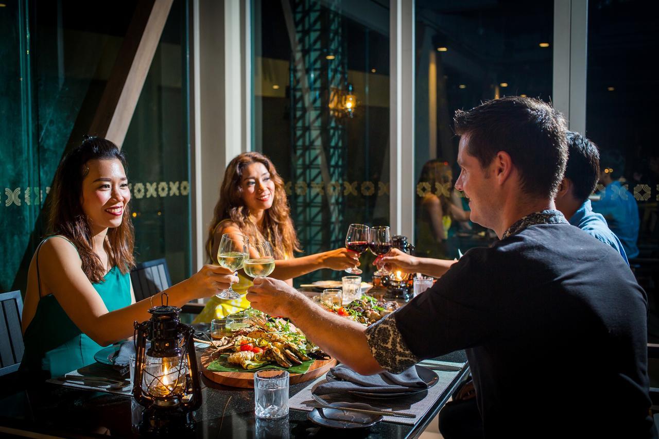 Fusion Suites Phuket Patong Eksteriør bilde The Deck