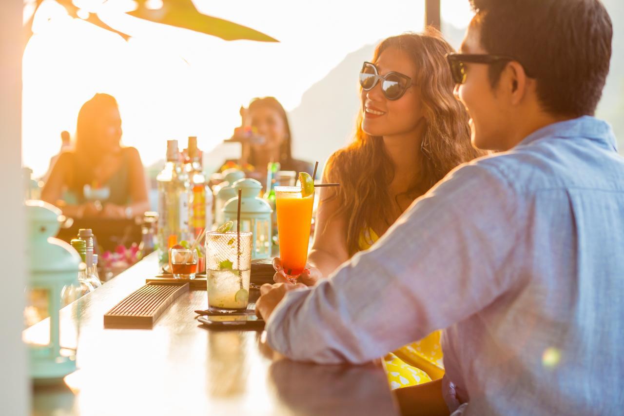 Fusion Suites Phuket Patong Eksteriør bilde The bar at the 1011 Hotel